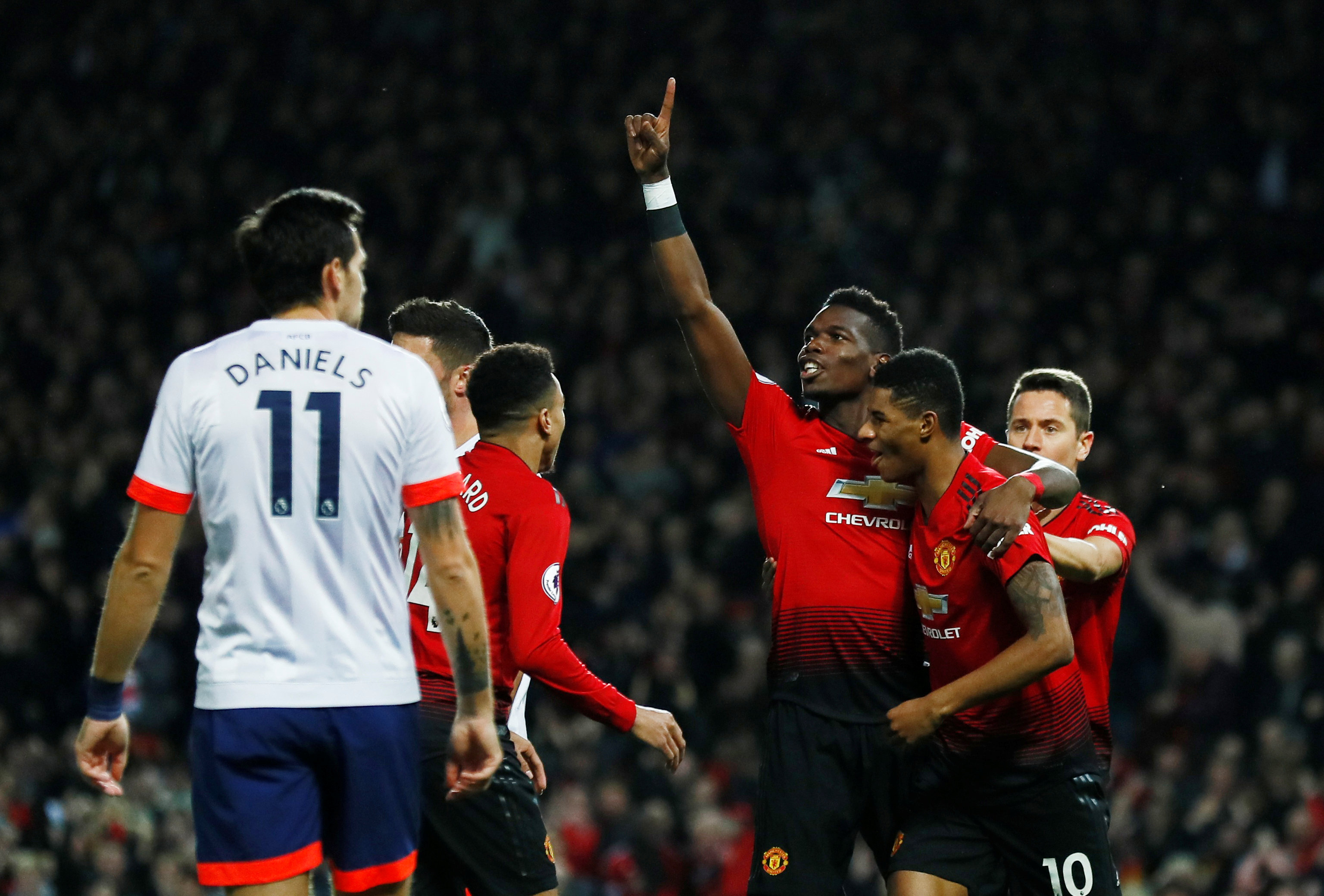 凭借果断的 凭借果断的