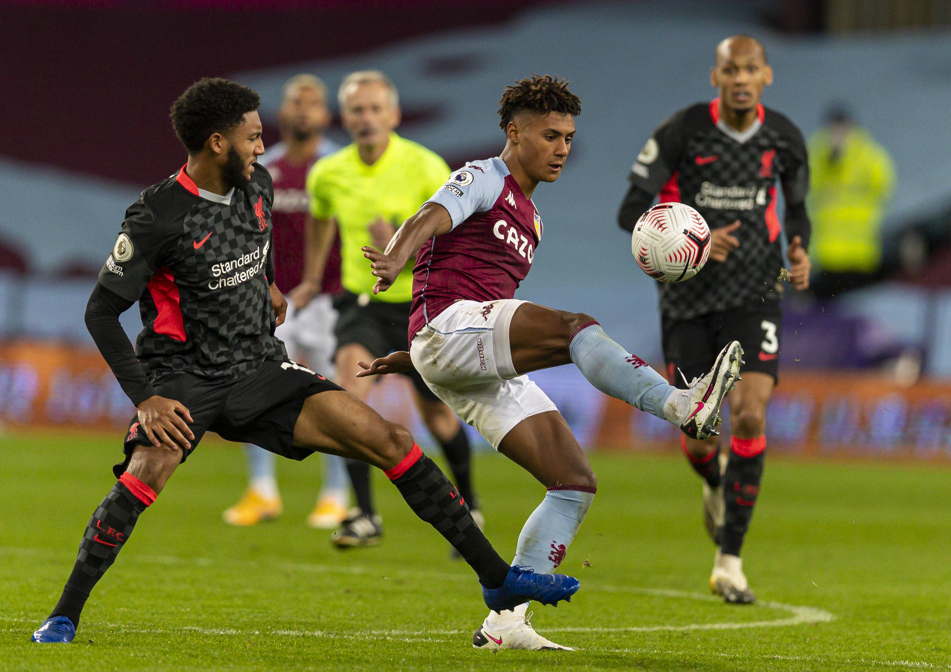 引了更多潜 引了更多潜